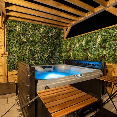 Cottage With Hot Tub Near Knockhill Saline Exterior photo